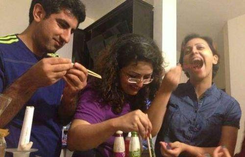 老外现场吃瓜视频在线观看,老外品尝中国瓜果，趣味横生的味蕾冒险之旅