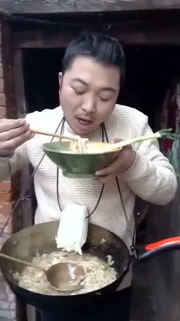 楼下吃瓜视频,楼下吃瓜视频背后的惊人真相