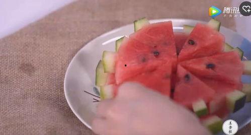 四种花式吃瓜的视频,四种花式吃瓜视频大揭秘