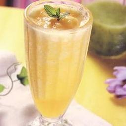 如何给宝宝吃哈密瓜视频,轻松制作美味营养辅食